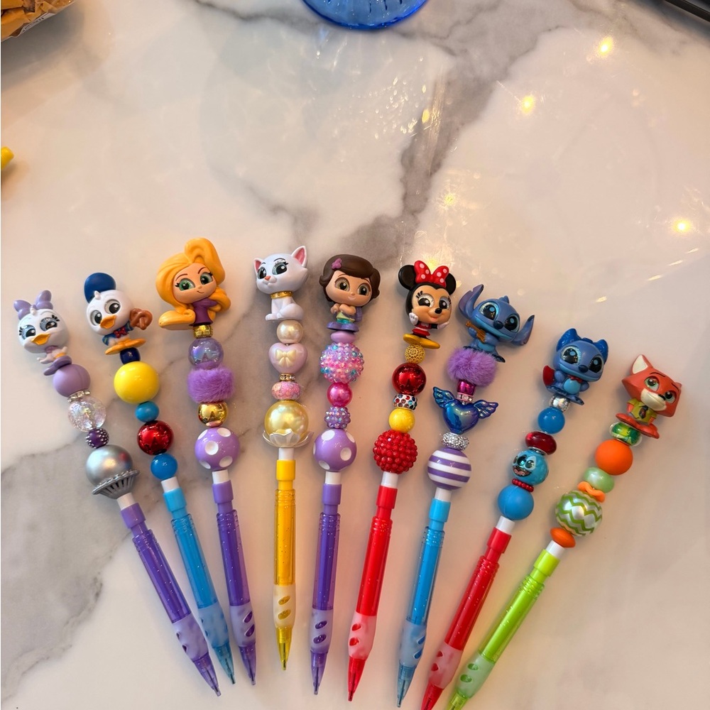 NWT Disney Doorables beaded pencil